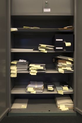 Schrank mit Bestellungen