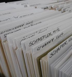Karteikasten in der Kunstsammlung